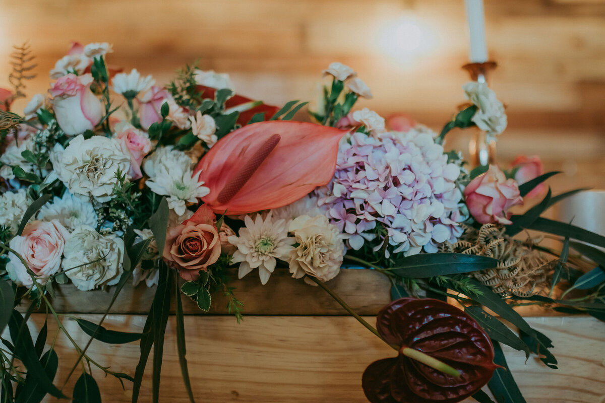 Wedding floral arrangement at Wijnlanden Uitzicht